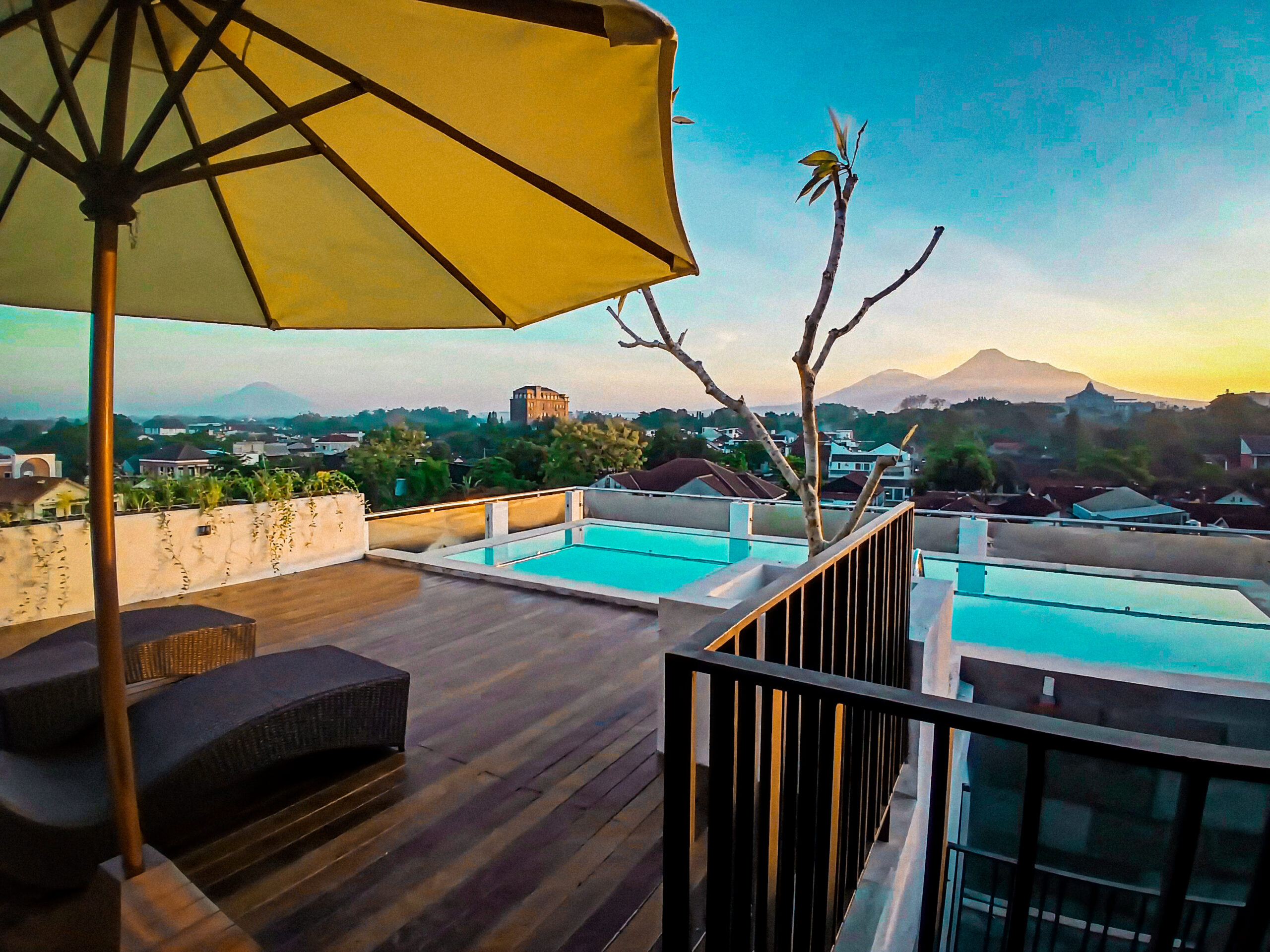 Swimming Pool Merapi View