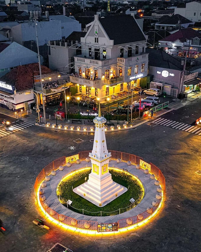 Tugu Jogja - Malam Hari